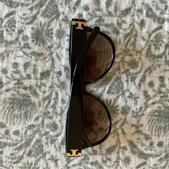 Tory Burch Sunglasses - Picture 3 of 8